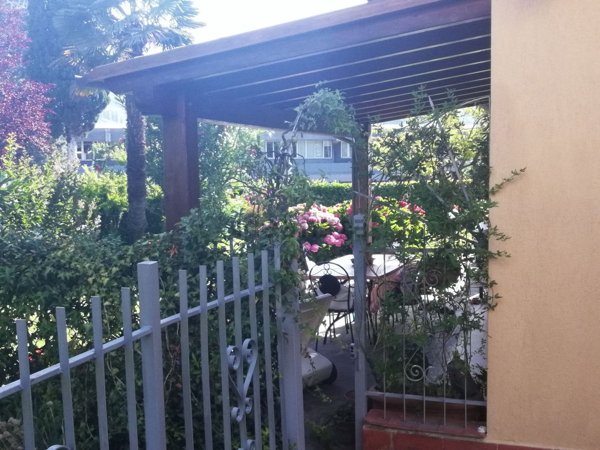 casa indipendente in vendita ad Arezzo in zona Staggiano