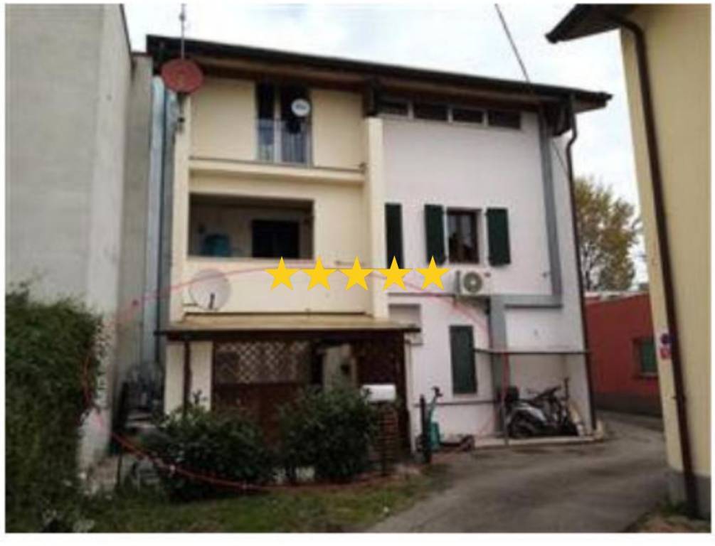 appartamento in vendita ad Arezzo in zona Pescaiola