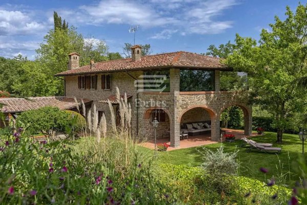 casa indipendente in vendita ad Arezzo in zona Antria