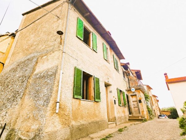 casa indipendente in vendita ad Arezzo in zona Puliciano