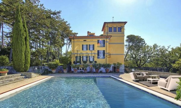 casa indipendente in vendita ad Arezzo