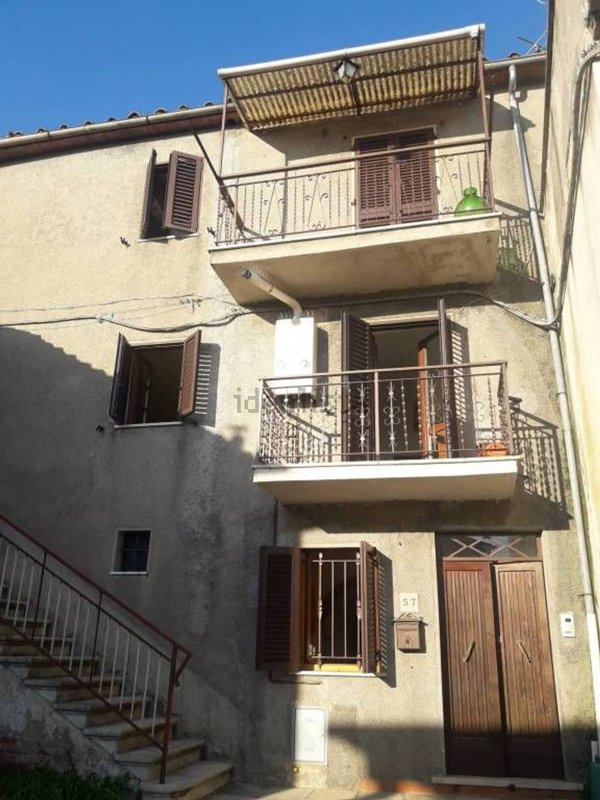 casa indipendente in vendita ad Arezzo in zona Pescaiola