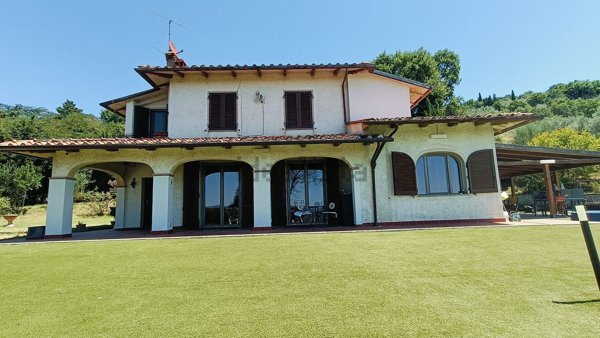 casa indipendente in vendita ad Arezzo