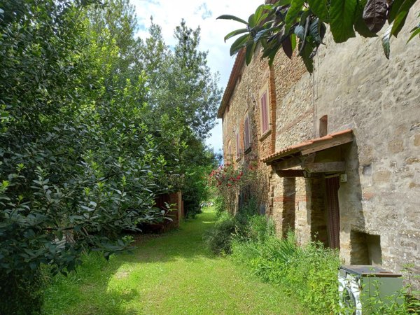casale in vendita ad Arezzo in zona Ponte Alla Chiassa