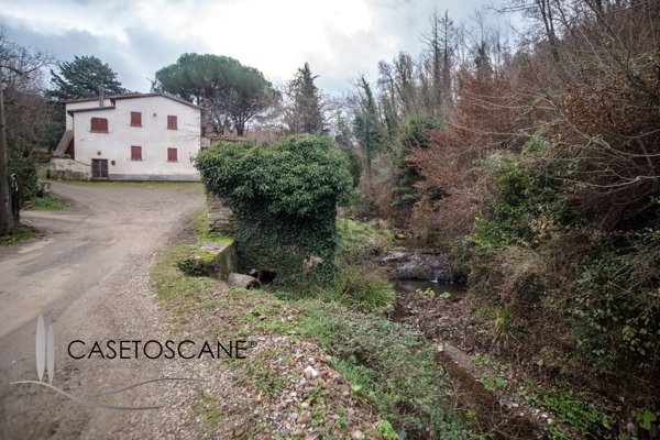 casale in vendita ad Arezzo in zona Zona La Pace