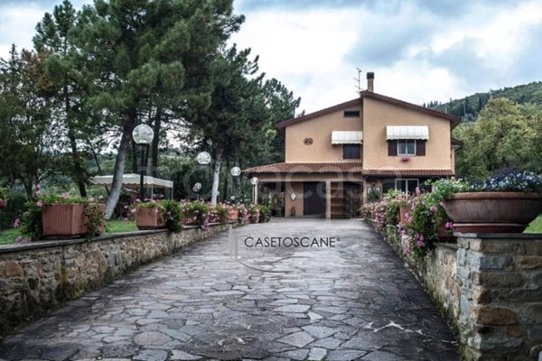 casa indipendente in vendita ad Arezzo in zona Ponte Alla Chiassa