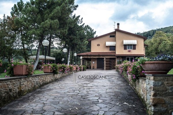 casa indipendente in vendita ad Arezzo in zona Chiassa-Tregozzano