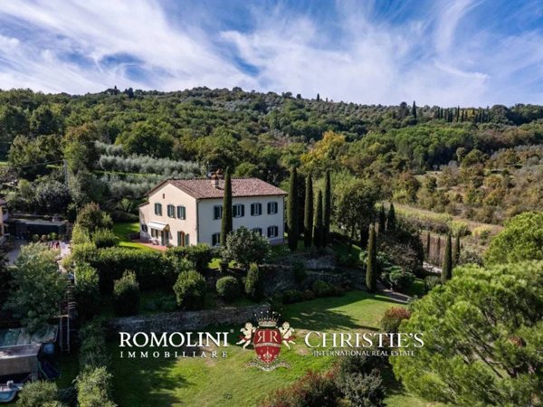 casa indipendente in vendita ad Arezzo in zona Centro Città