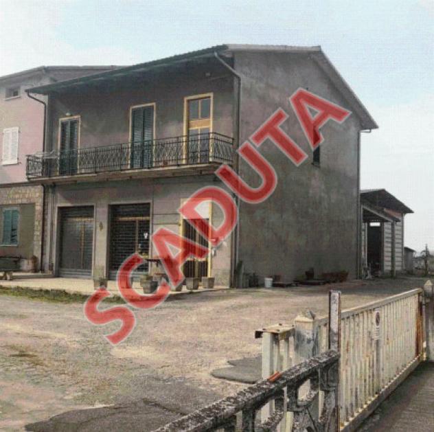 pentavano in vendita ad Arezzo in zona Rigutino