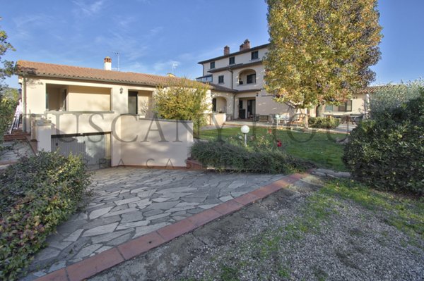 casa indipendente in vendita ad Arezzo in zona Frassineto