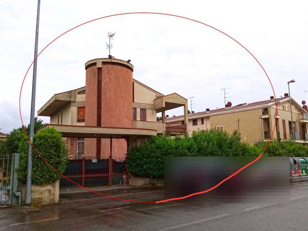 casa indipendente in vendita ad Arezzo