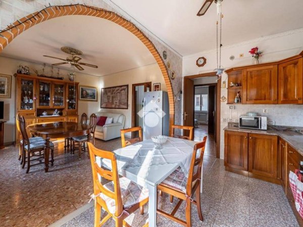 casa indipendente in vendita ad Arezzo