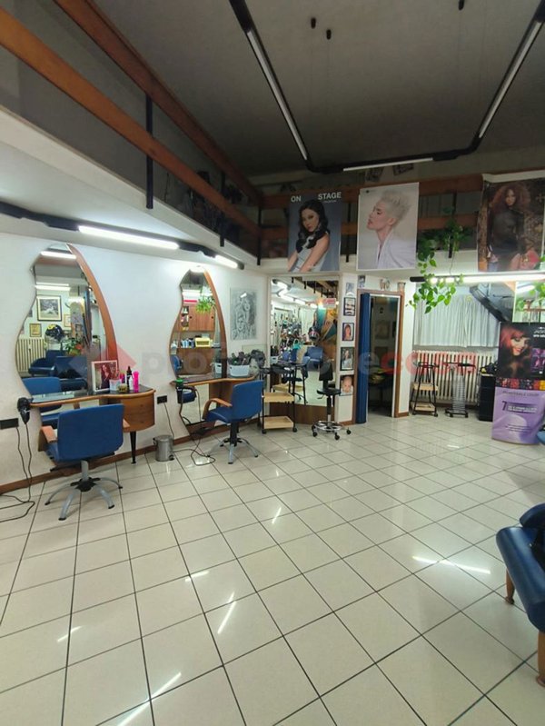 negozio in vendita ad Arezzo in zona Centro Città