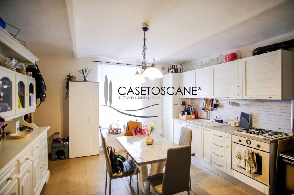 casa indipendente in vendita ad Arezzo