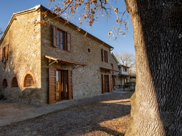 casa indipendente in vendita ad Arezzo in zona Ponte Alla Chiassa