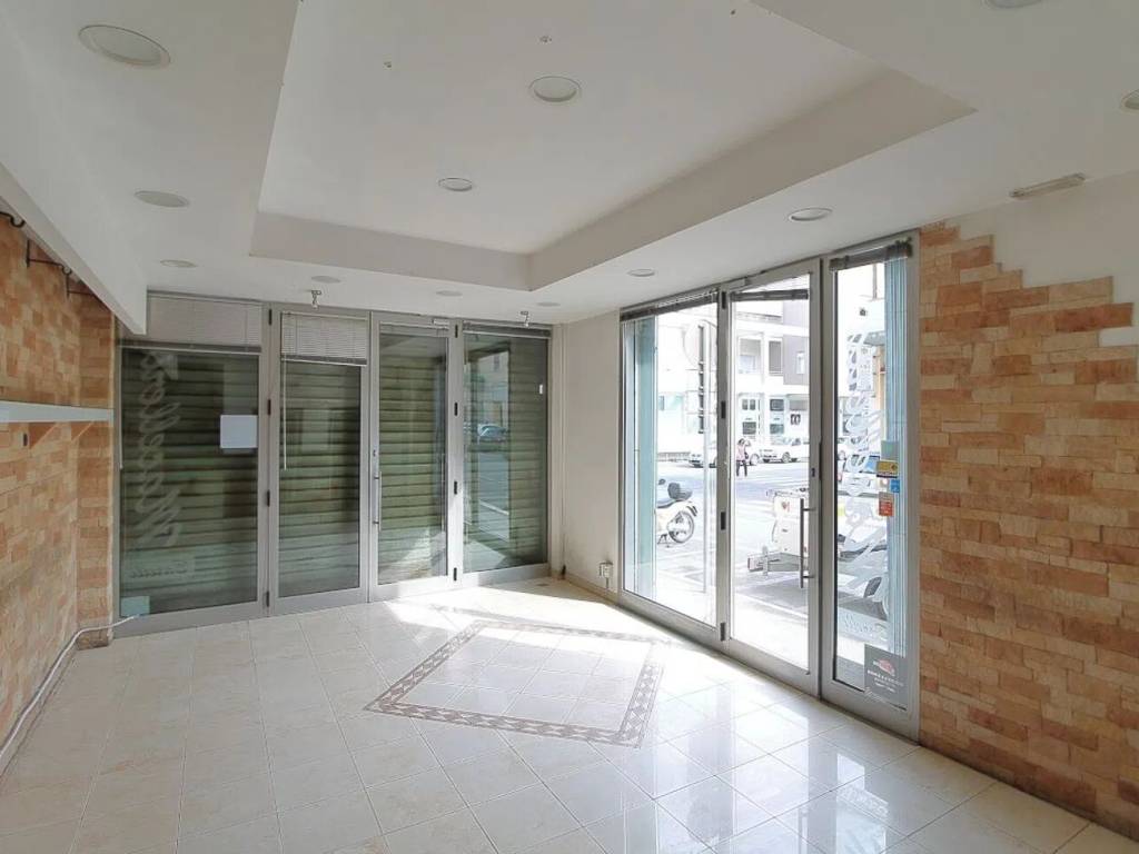 negozio in vendita ad Arezzo