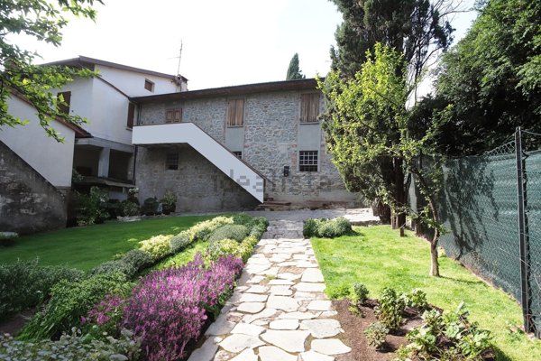 appartamento in vendita ad Arezzo in zona Campoluci