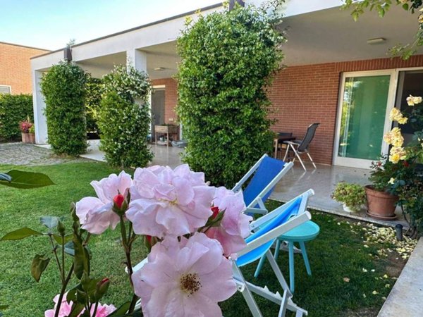 casa indipendente in vendita ad Arezzo in zona Ponte Alla Chiassa