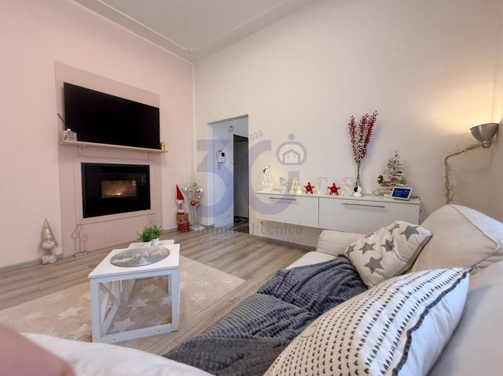 casa indipendente in vendita ad Arezzo