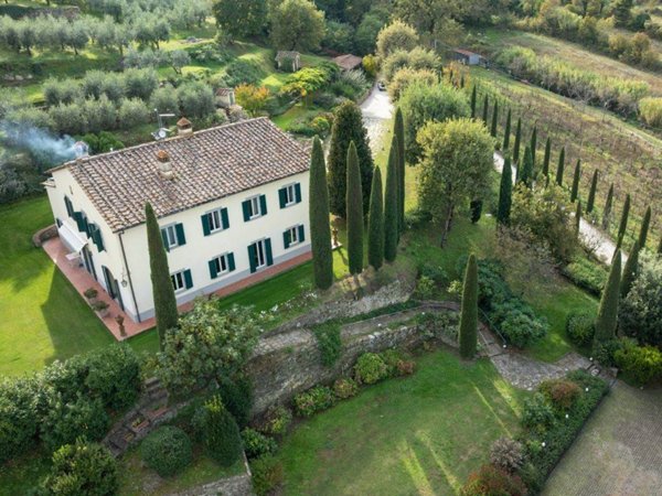 casa indipendente in vendita ad Arezzo in zona Centro Città