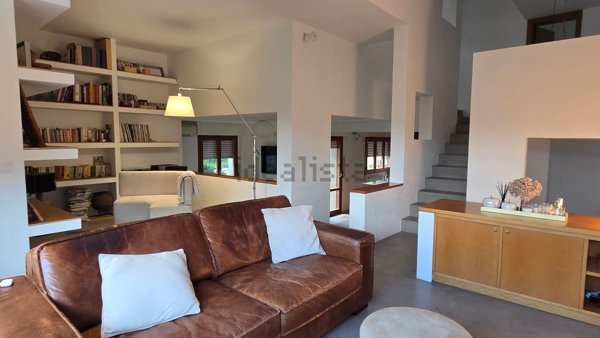 casa indipendente in vendita ad Arezzo in zona Zona La Pace