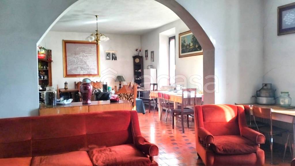 casa indipendente in vendita ad Arezzo in zona San Giuliano