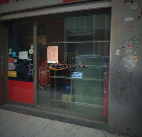 negozio in vendita ad Arezzo in zona Centro Città