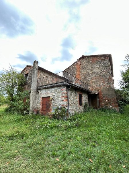 casa indipendente in vendita ad Arezzo in zona Chiassa-Tregozzano