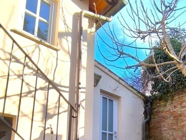 casa indipendente in vendita ad Arezzo in zona Centro Città