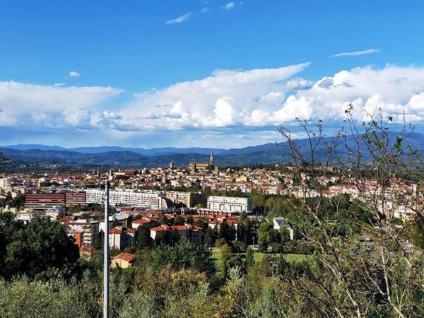casa indipendente in vendita ad Arezzo