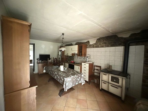 casa indipendente in vendita ad Arezzo in zona Rigutino
