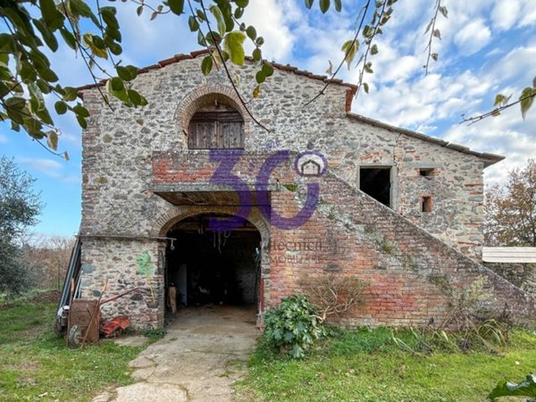 casa indipendente in vendita ad Arezzo in zona Quarata