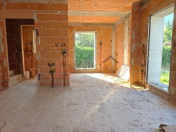 casa indipendente in vendita ad Arezzo in zona San Clemente
