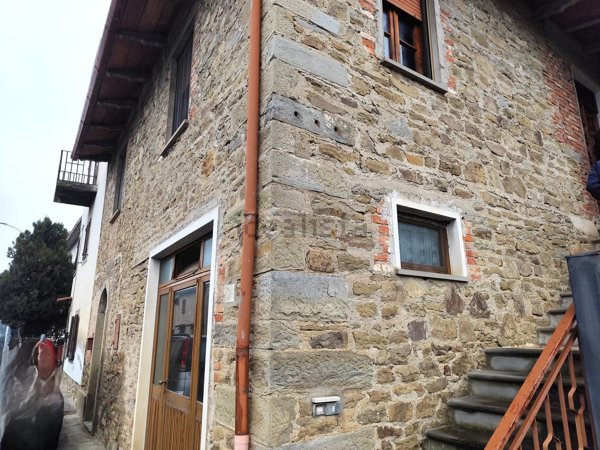 casa indipendente in vendita ad Arezzo in zona Rigutino