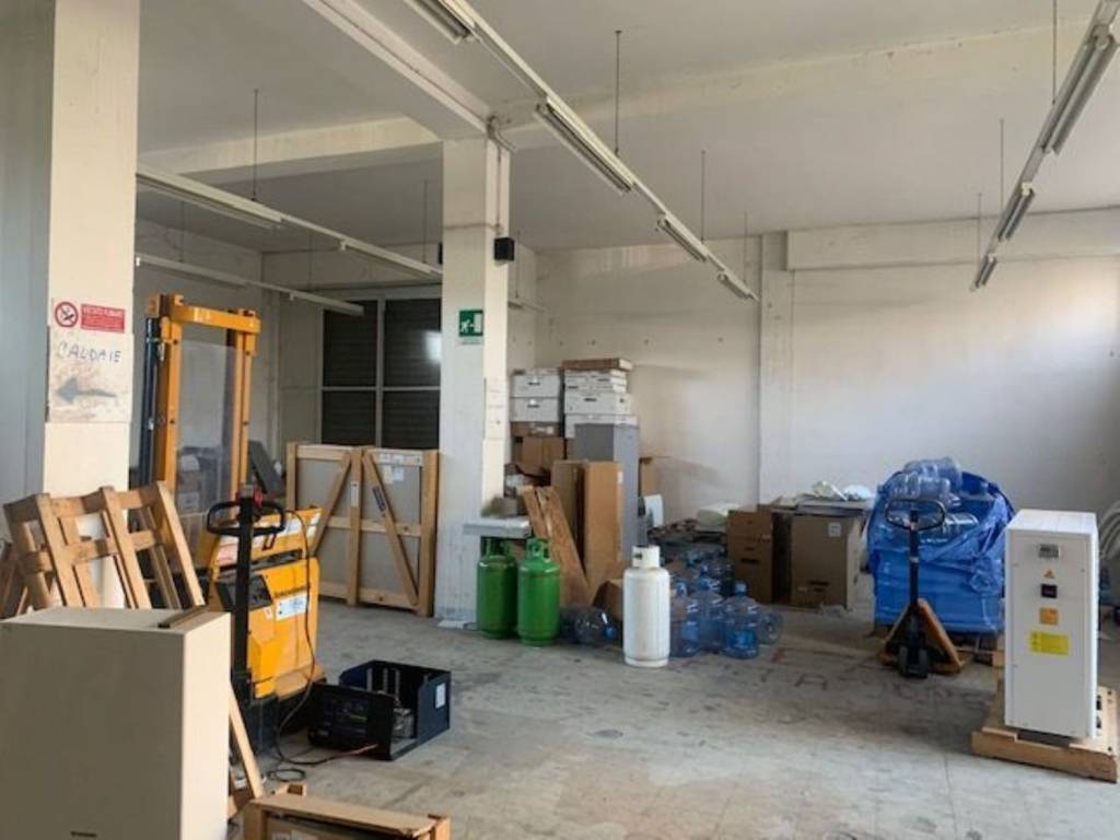 negozio in vendita ad Arezzo