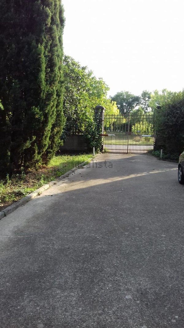 casa indipendente in vendita ad Arezzo in zona Chiani