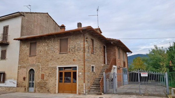 casa indipendente in vendita ad Arezzo