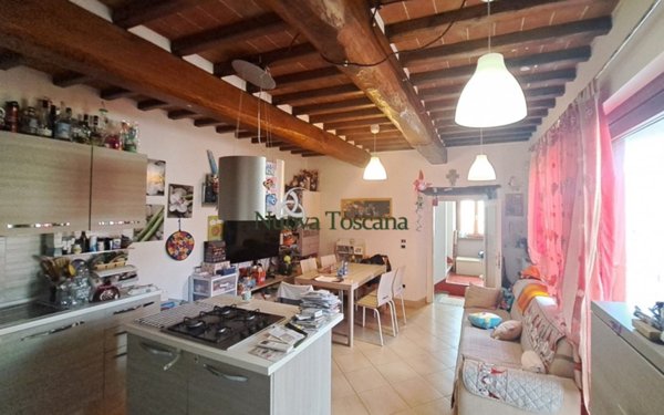 casa indipendente in vendita ad Arezzo in zona Pescaiola