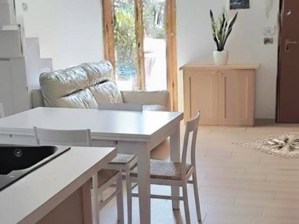 casa indipendente in vendita ad Arezzo in zona Quarata