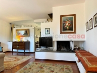 casa indipendente in vendita ad Arezzo in zona Pescaiola