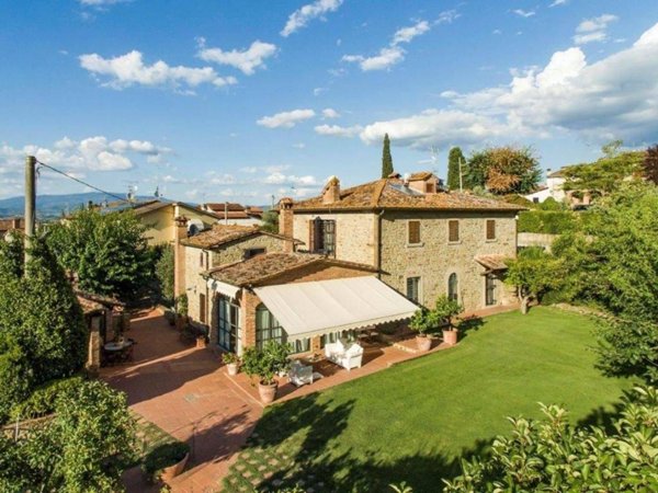 casa indipendente in vendita ad Arezzo in zona Centro Città