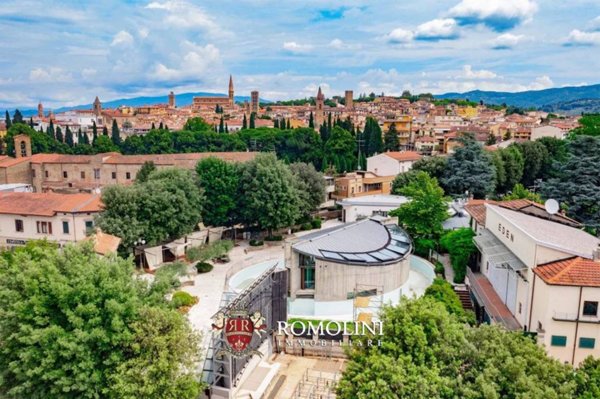 casa indipendente in vendita ad Arezzo in zona Centro Città