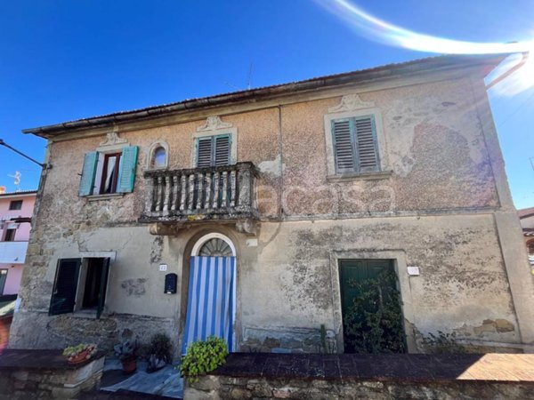 casa indipendente in vendita ad Arezzo in zona Pescaiola