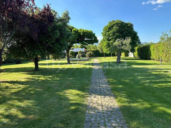 casa indipendente in vendita ad Arezzo in zona Quarata