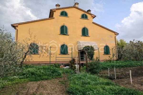 casa indipendente in vendita ad Arezzo in zona Rigutino