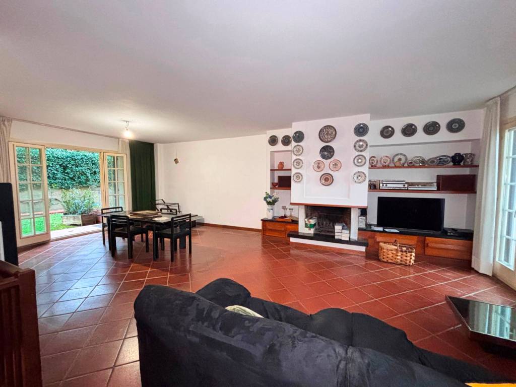 casa indipendente in vendita ad Arezzo in zona Ceciliano