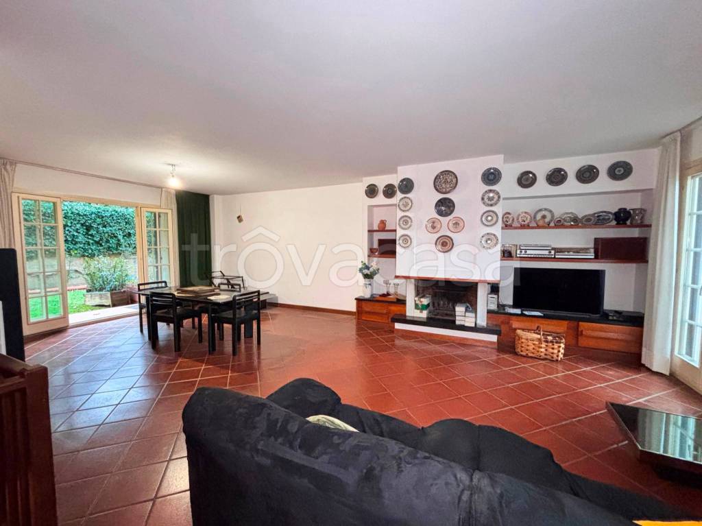 casa indipendente in vendita ad Arezzo in zona Ceciliano