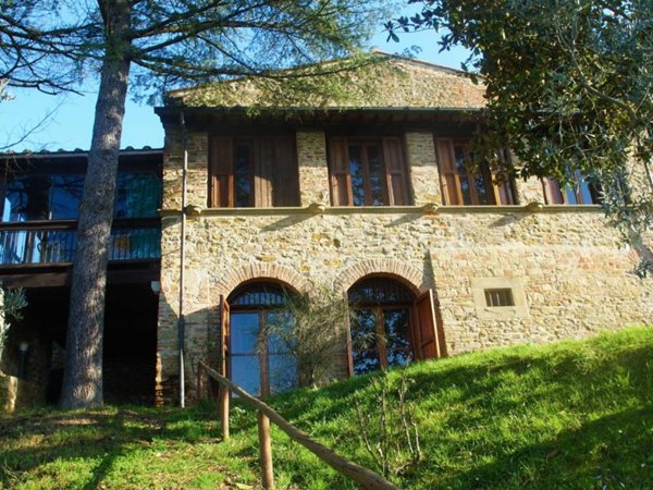 casa indipendente in vendita ad Arezzo in zona Centro Città