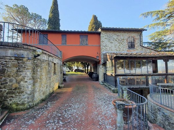 casa indipendente in vendita ad Arezzo in zona Centro Città