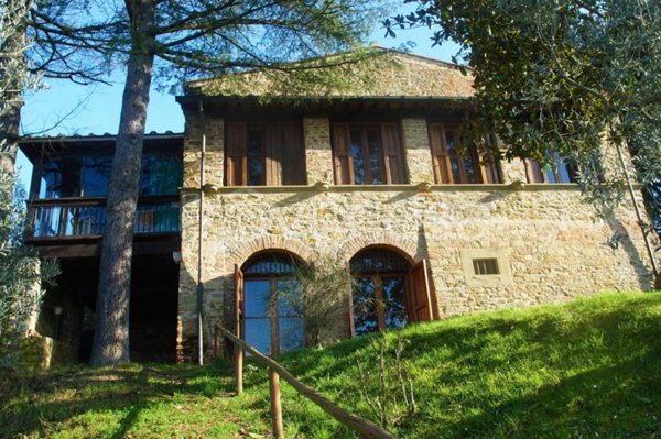 casa indipendente in vendita ad Arezzo in zona Zona La Pace
